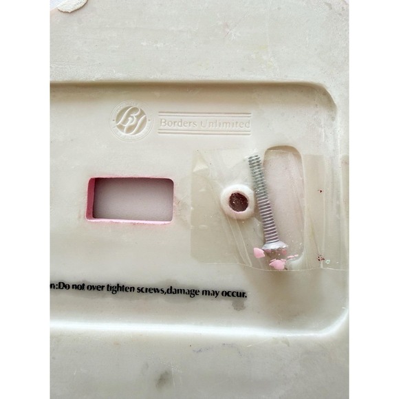 Borders Unlimited Hugs And Kisses Light Switch Cover. - Picture 3 of 5